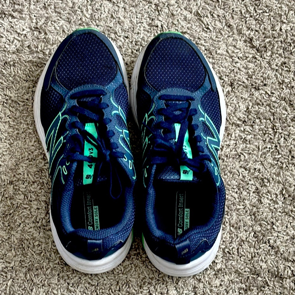 9 W New Balance 460 Shoes